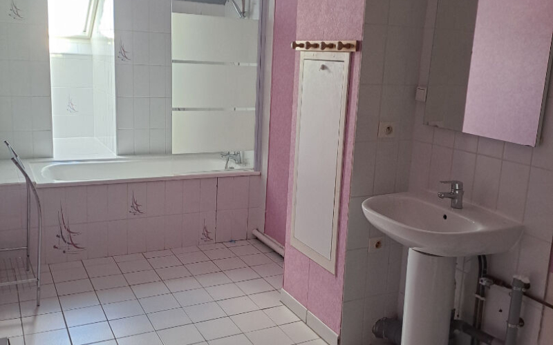 
Appartement T3 Duplex à La Bouexiere !
 - Photo 4
